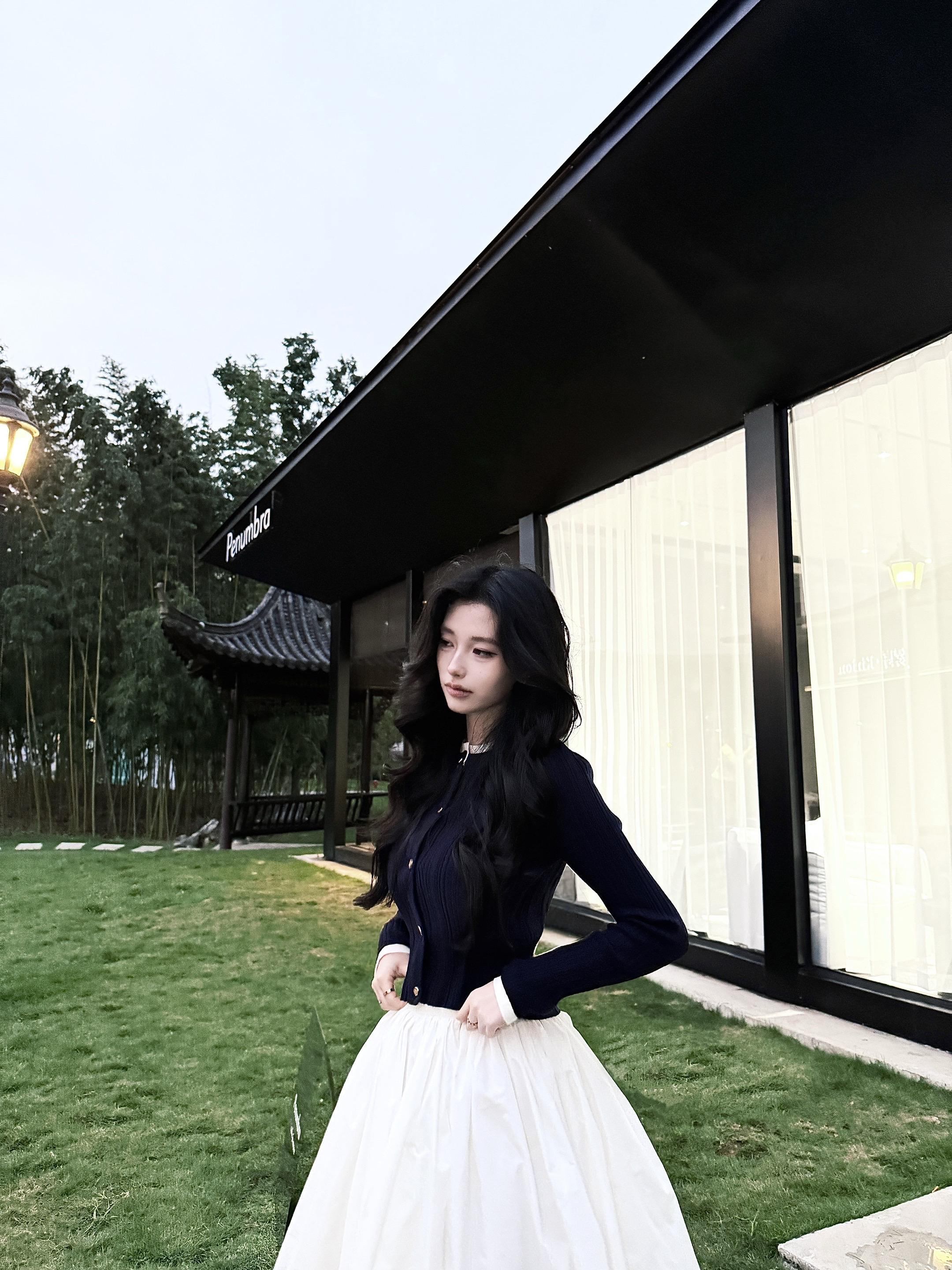 轻轻落在我掌心。^