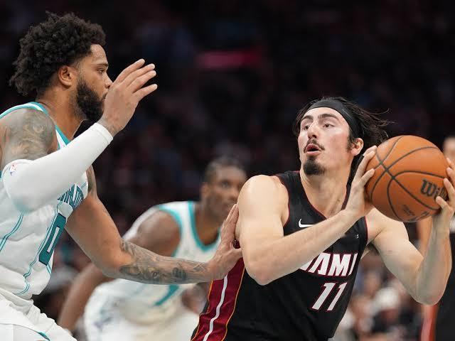 哈克斯赛后谈本场比赛球队的发挥：““我觉得我们全队打得很拼。我觉得我们做了很多正