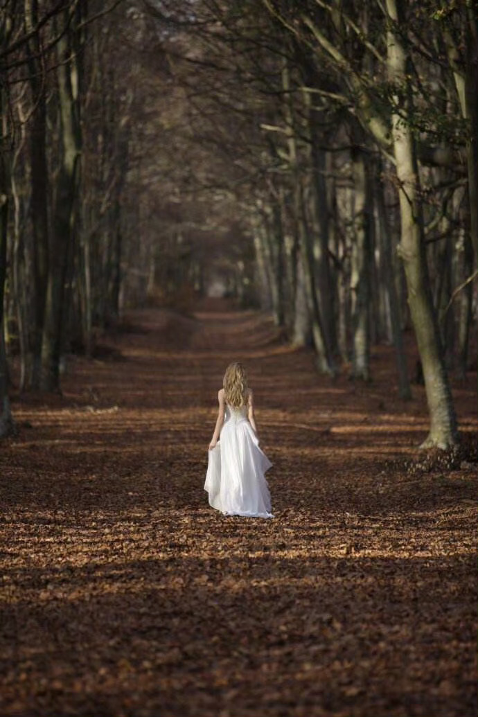 缺爱，缺钱，缺才华，缺成就，缺人陪伴……所有“缺”的背后，缺的其实是新鲜的感觉。