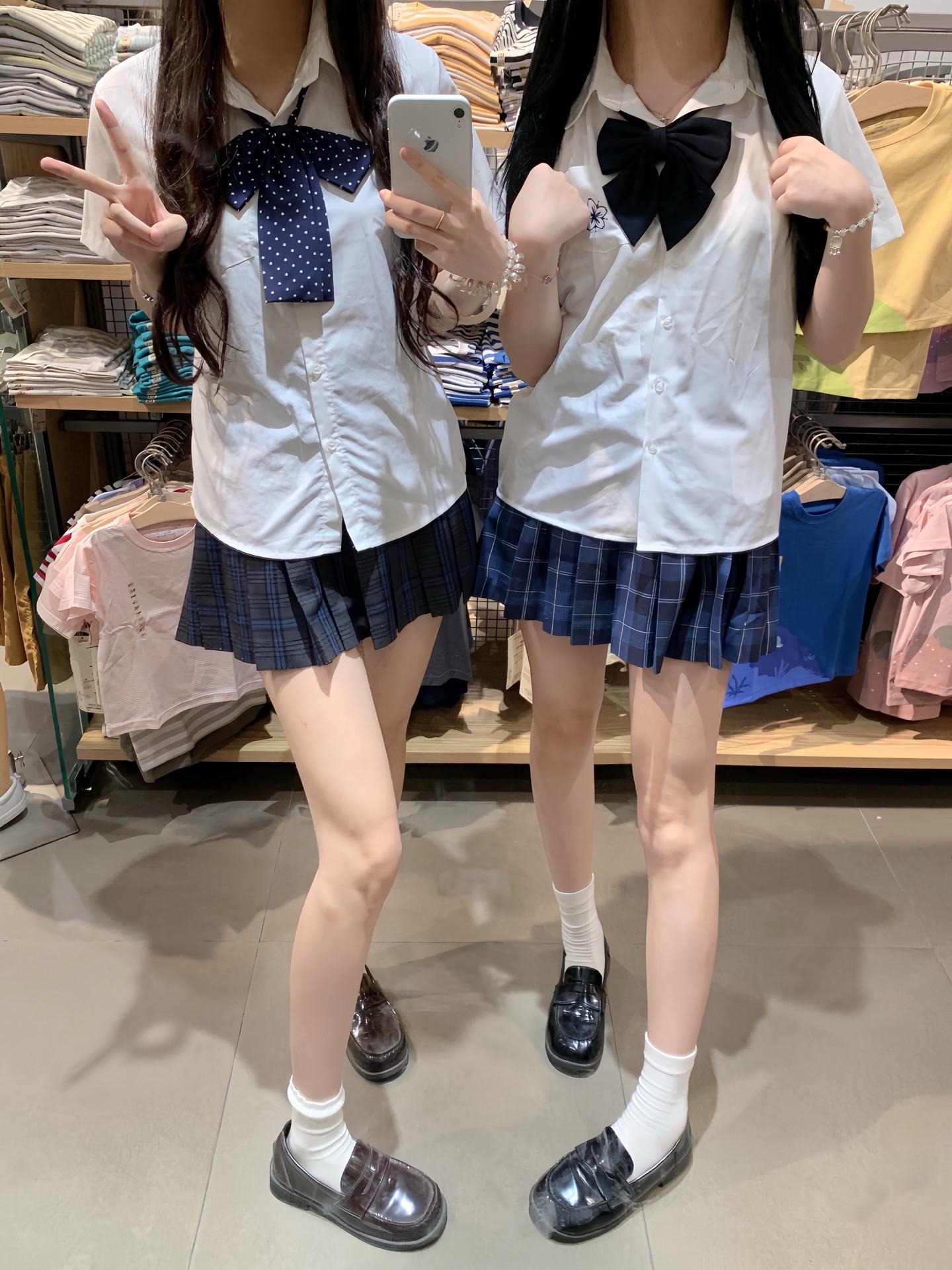 刚开始他哄你睡觉 后来他劝你睡觉 现在不管你睡不睡 他要先睡了