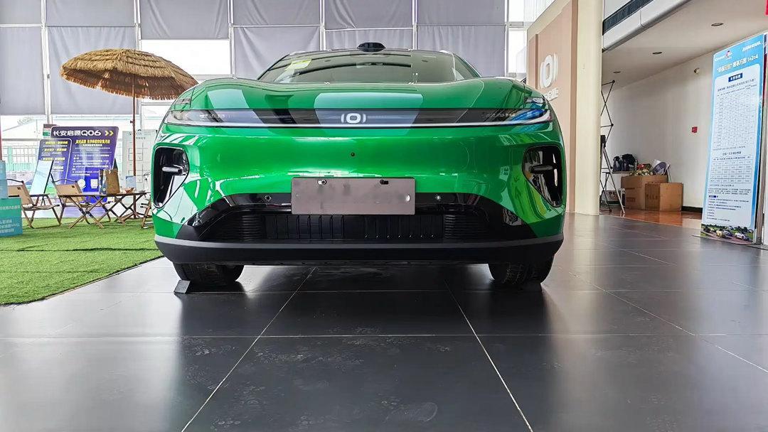 长安启源 Q06 于 2026 年 9 月开启预售上市，定位中型家用 SUV，全