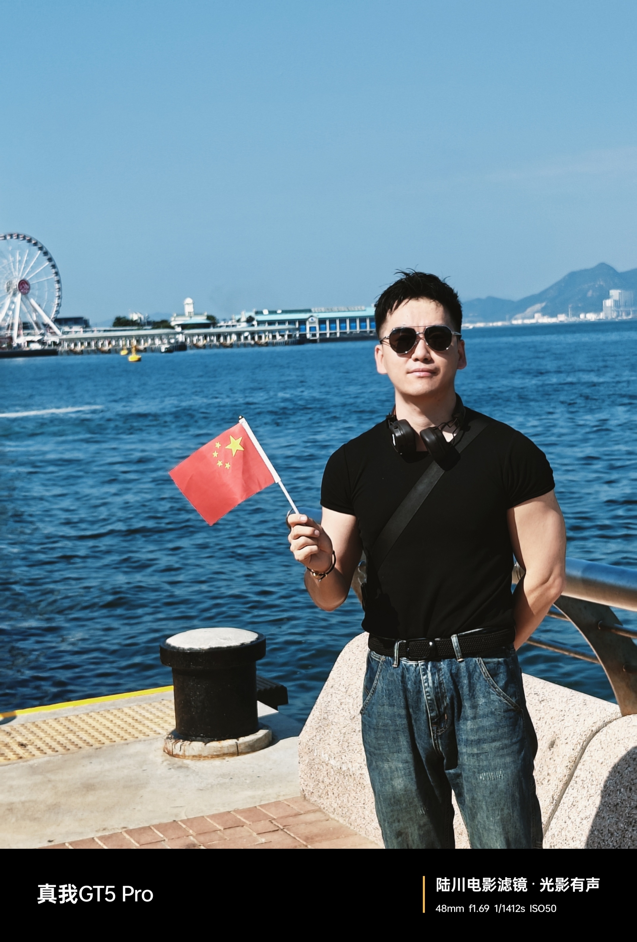 真我GT5 Pro有两个我很喜欢的街拍滤镜，「小城大事」适合慢生活的成都，冷调中