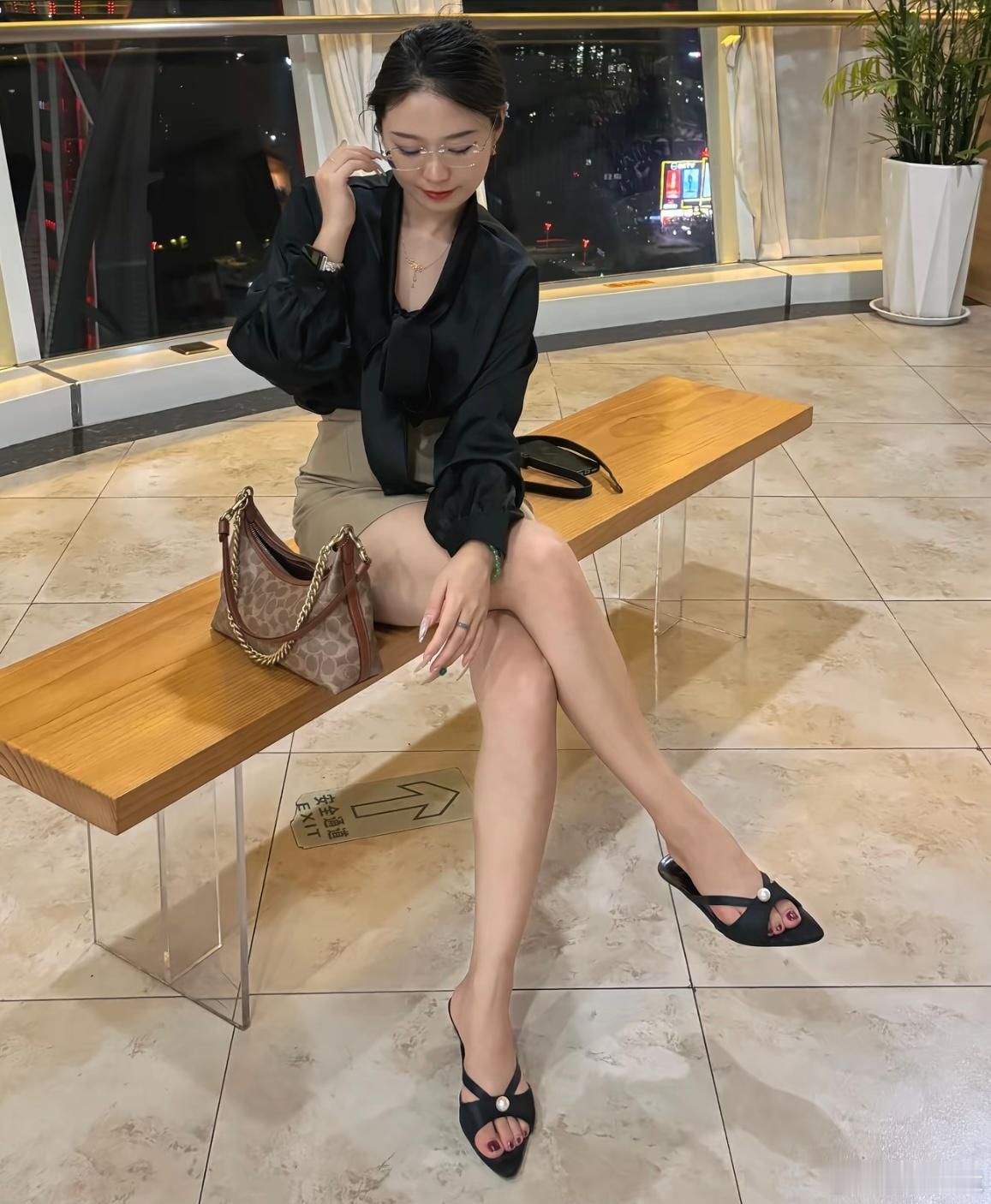 大长腿小少妇 