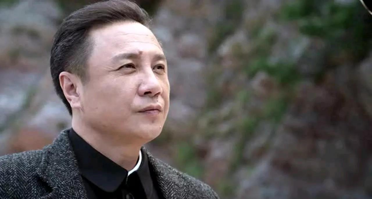 白崇禧之死.
听说了吗那事.
白崇禧死了挺离奇的.
七十五岁那天在家里床上暴毙.