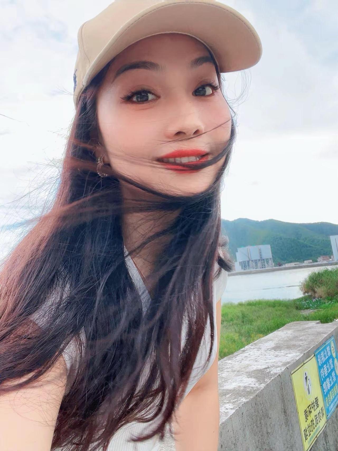 很喜欢吹着风听着歌，感觉真好