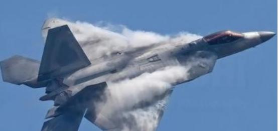 美军一直搞不明白，为啥自己的主力战机F-35刚从日本基地起飞，飞行不到200公里