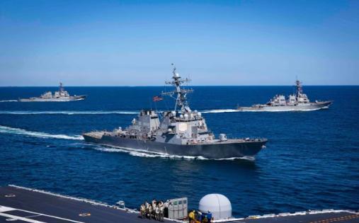 自 4 月 13 日晚 10 时起，美国海军封锁霍尔木兹海峡，其目的正是封堵伊朗