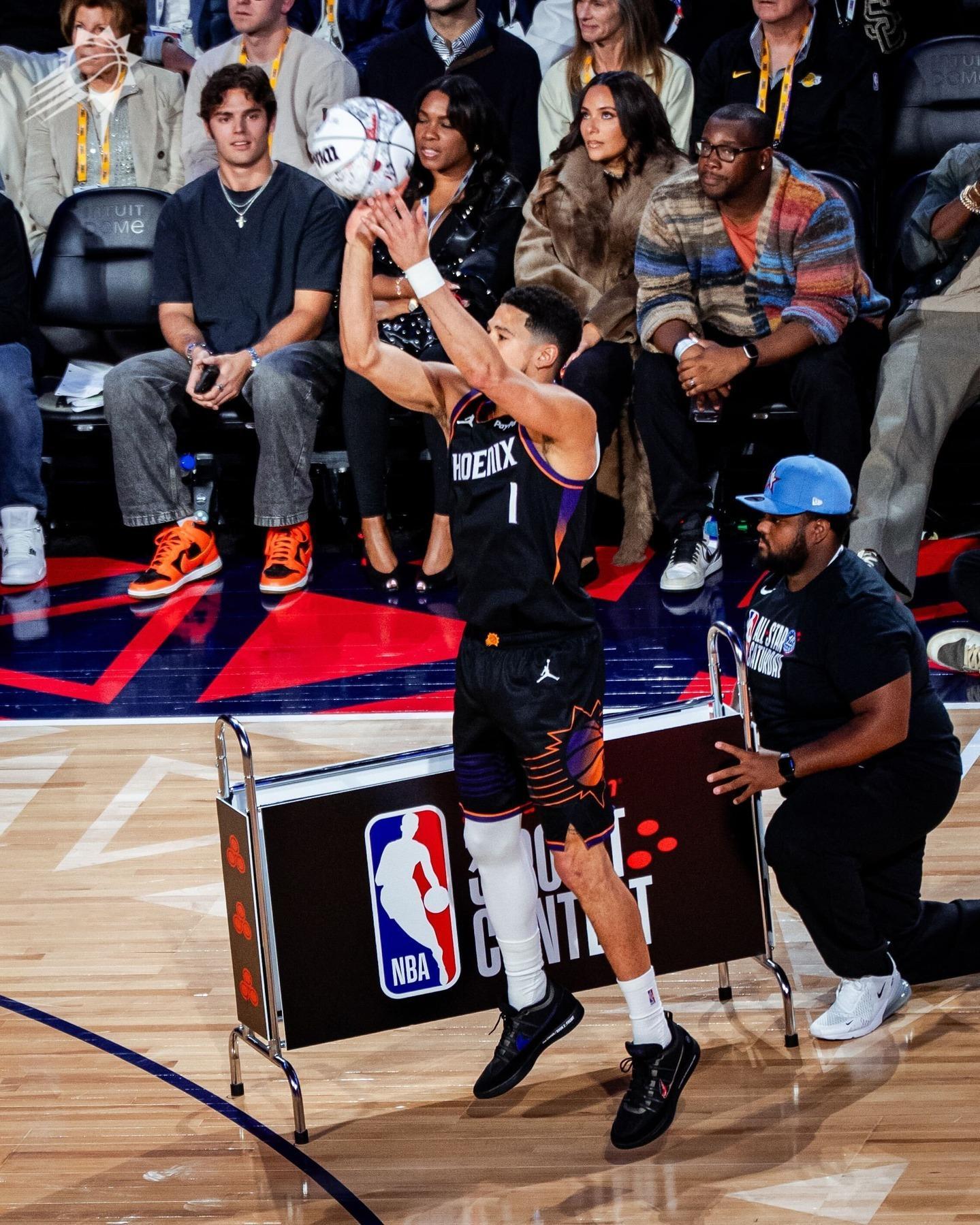 布克三分大赛火力全开！🔥 🎯第一轮 30 分！第二轮 27 分！菲尼克斯太阳