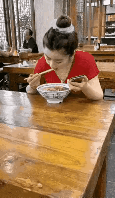 素不平生一线牵，缘分爱意满心间[捂脸][捂脸][捂脸]
