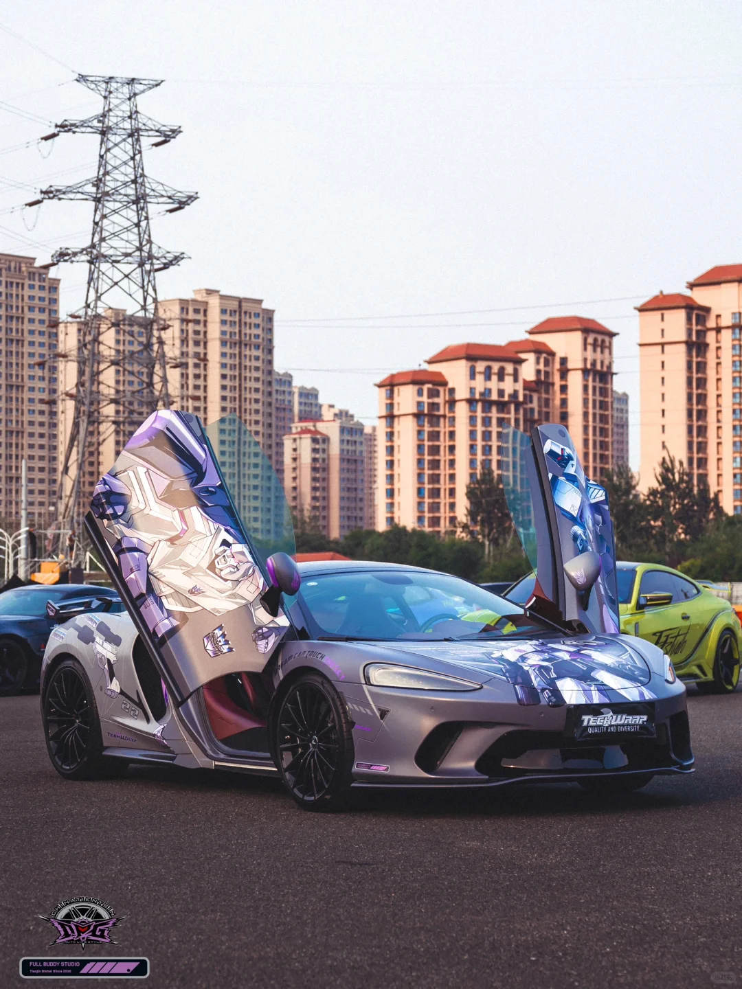 盛大的车聚活动总是意犹未尽 组团街拍