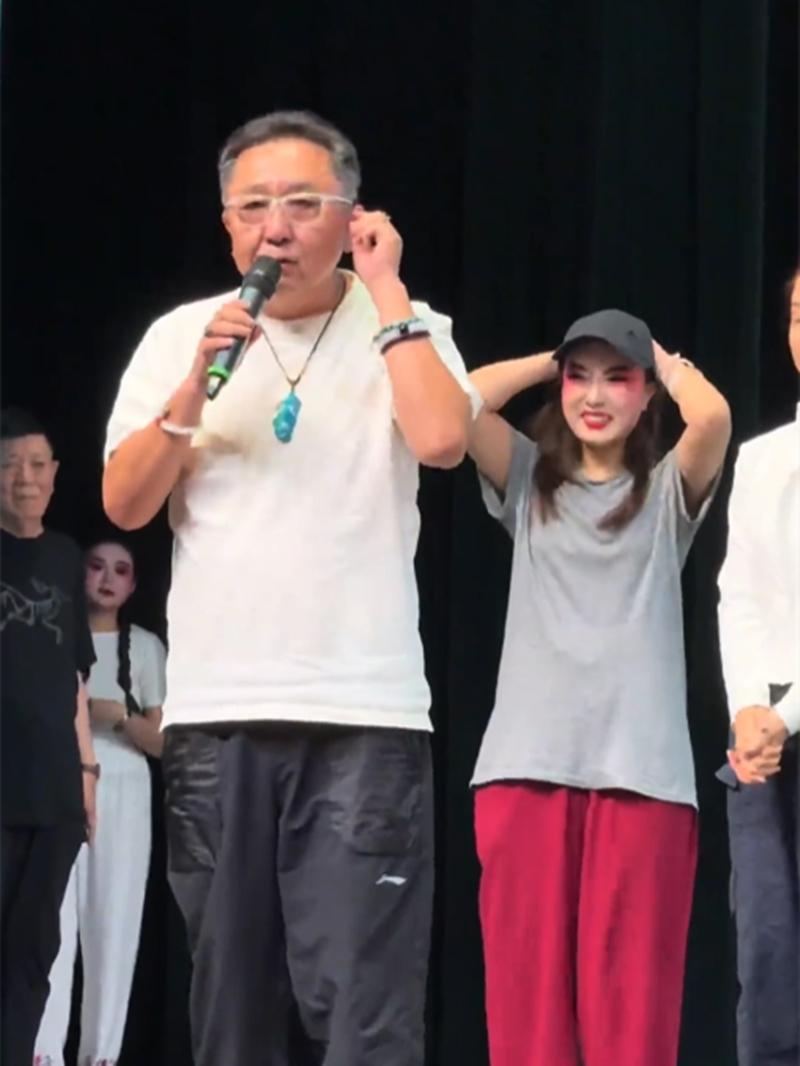 又被郭德纲、于谦这“老两口”的甜蜜给腻到了。2021年的时候，郭德纲、于谦举办了