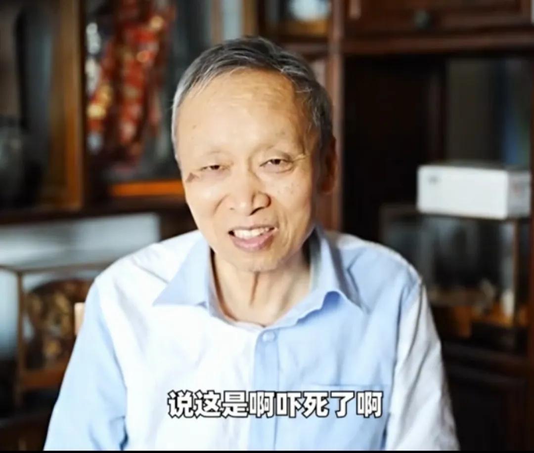 王小东跳高台意外摔伤。王老先生，不服老可不行。王老也一把年纪了，但心态看起来很年
