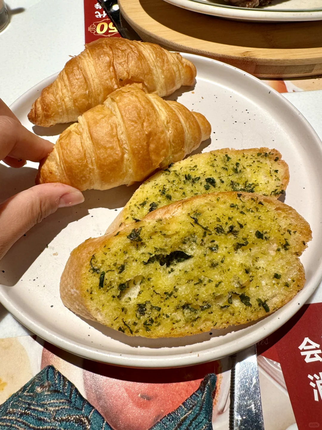这蛋挞我竟然是在牛排店吃到的！又爱了😭😭