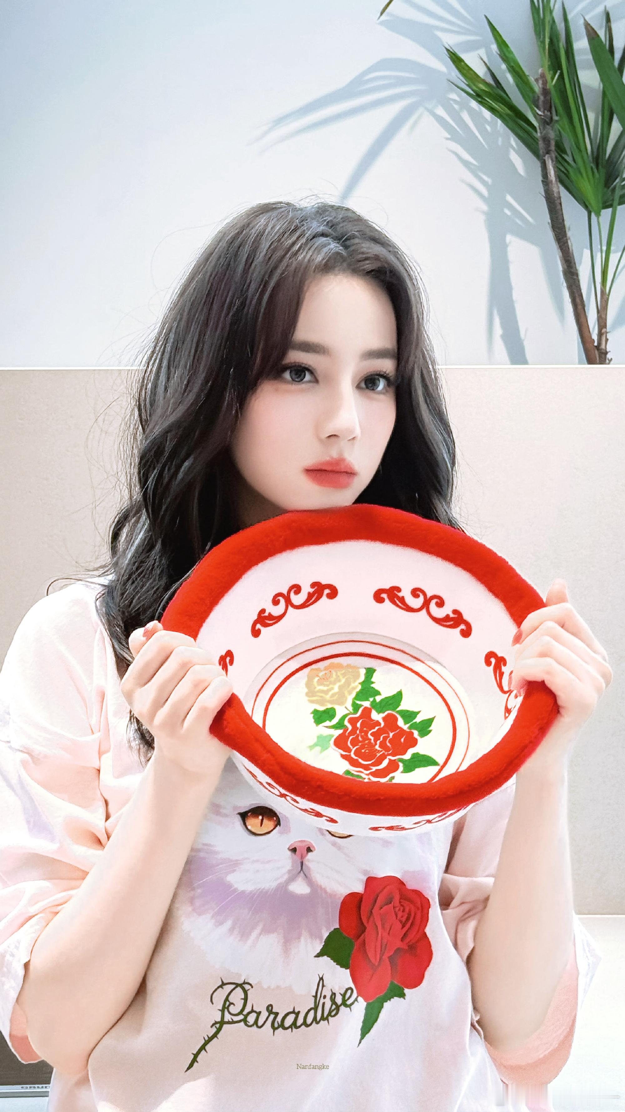 迪丽热巴钰珑 dlrb 迪丽热巴功夫女足 dlrb 迪丽热巴卫蓝不好意思打扰了，
