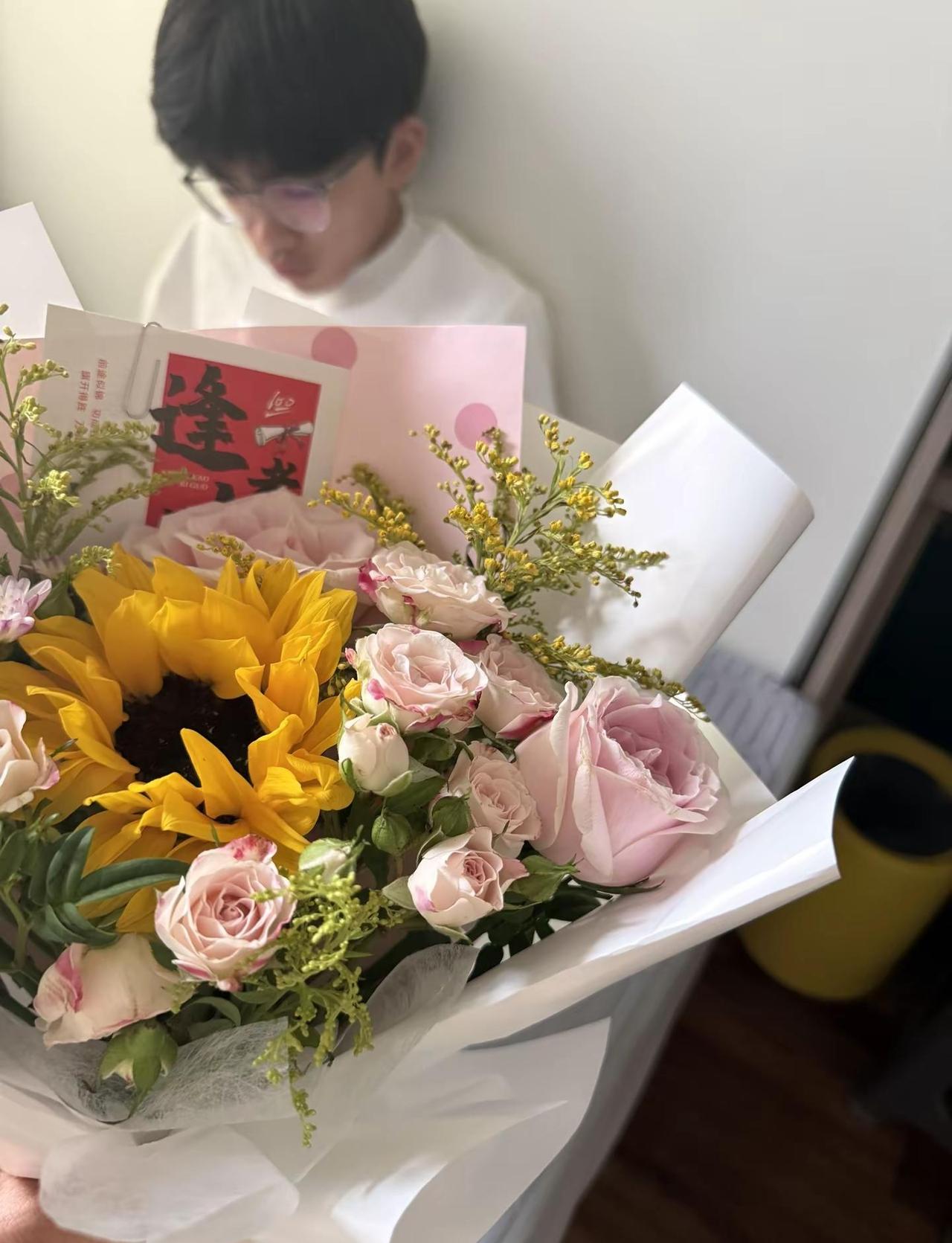 🌻中考完美收官🎈。九年寒窗苦读，中考完美落幕！恭喜我的大男孩通过人生中的第一