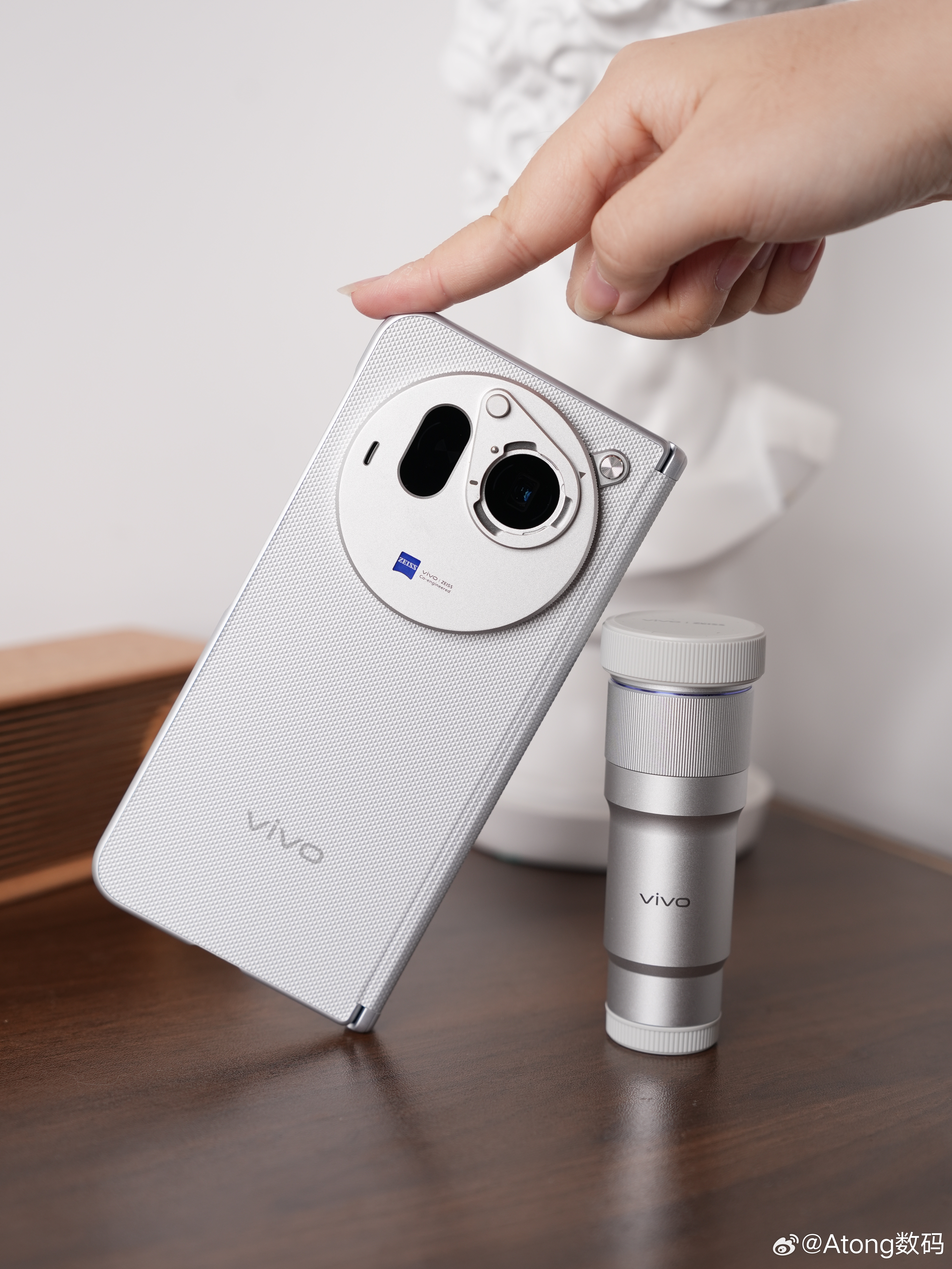 vivo X Fold6解锁折叠屏高效新体验！别再盲目跟风入折叠屏大多数折叠屏都
