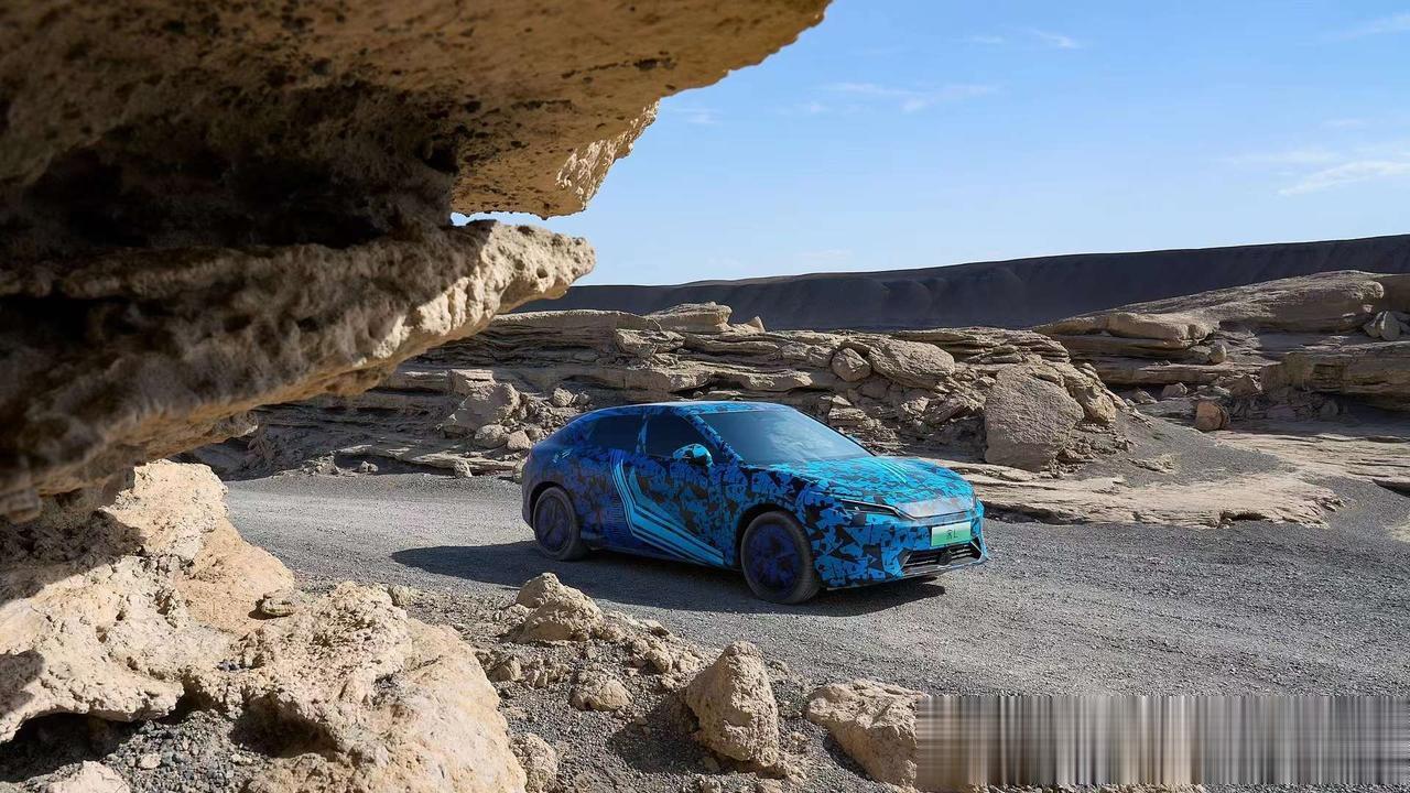 比亚迪宋L实车谍照曝光，定位中型轿跑SUV，这次比亚迪的颜值非常在线，已经能感受