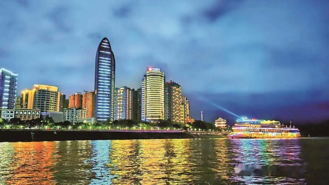 宜昌市居全国第18位？
说出来你可能不信，2025年宜昌市人均GDP位居全国城市