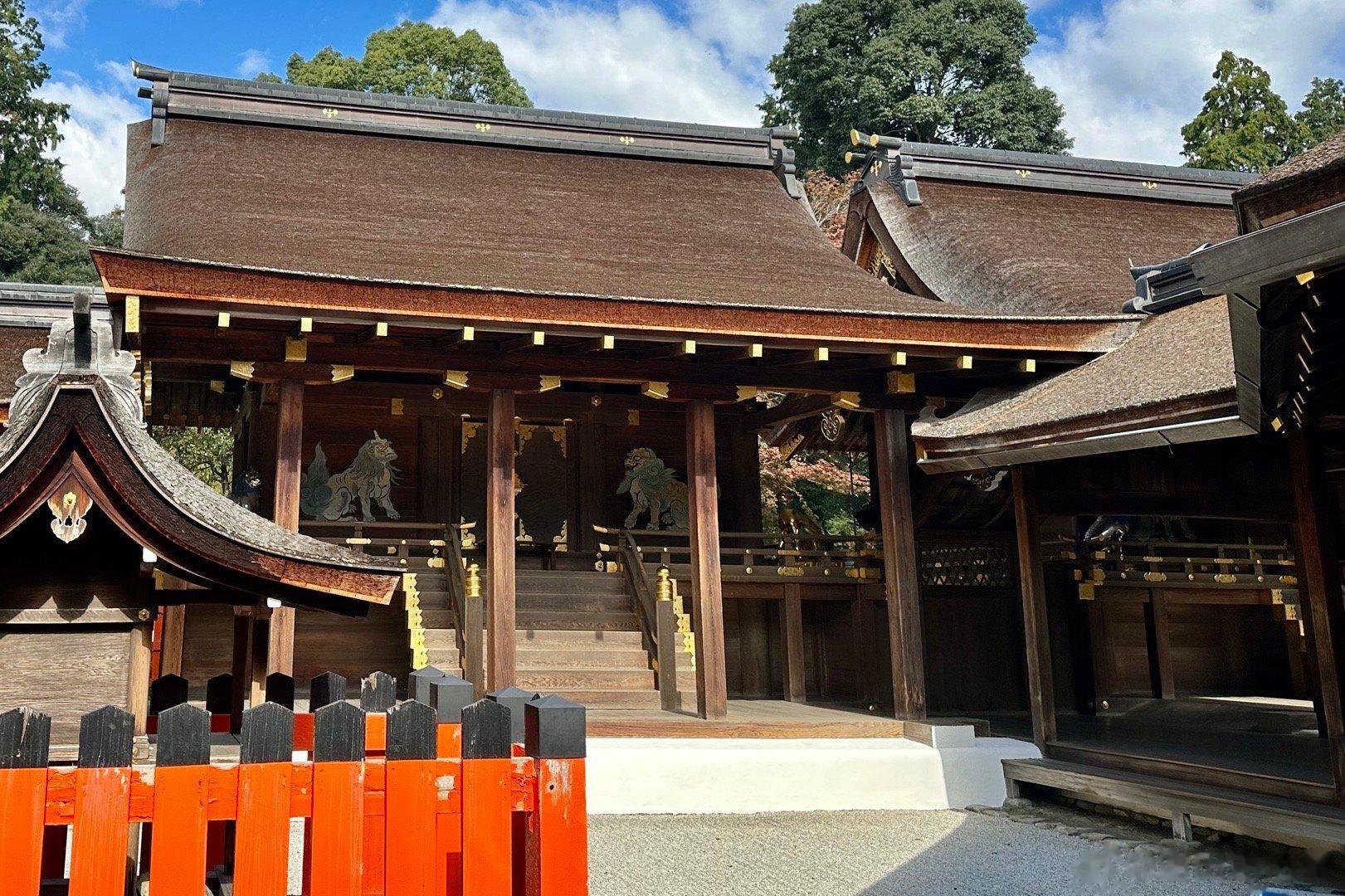 京都的世界文化遗产，上贺茂神社（也叫贺茂别雷神社，图1-4）和下鸭神社（也叫贺茂