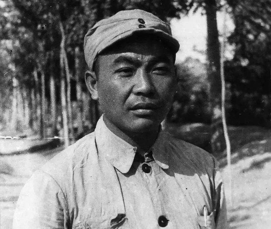 15岁少年将来成为将军，他的精彩演讲让主席听了40分钟并连连称赞拍手！
1943