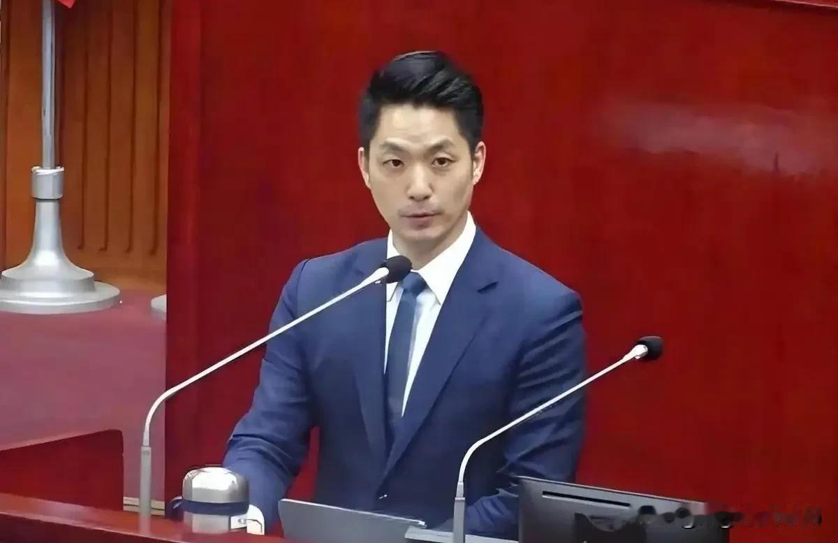 10月26日，根据岛内媒体报道，在蔡康永表示自己不支持“台独”之后，简舒培表示，