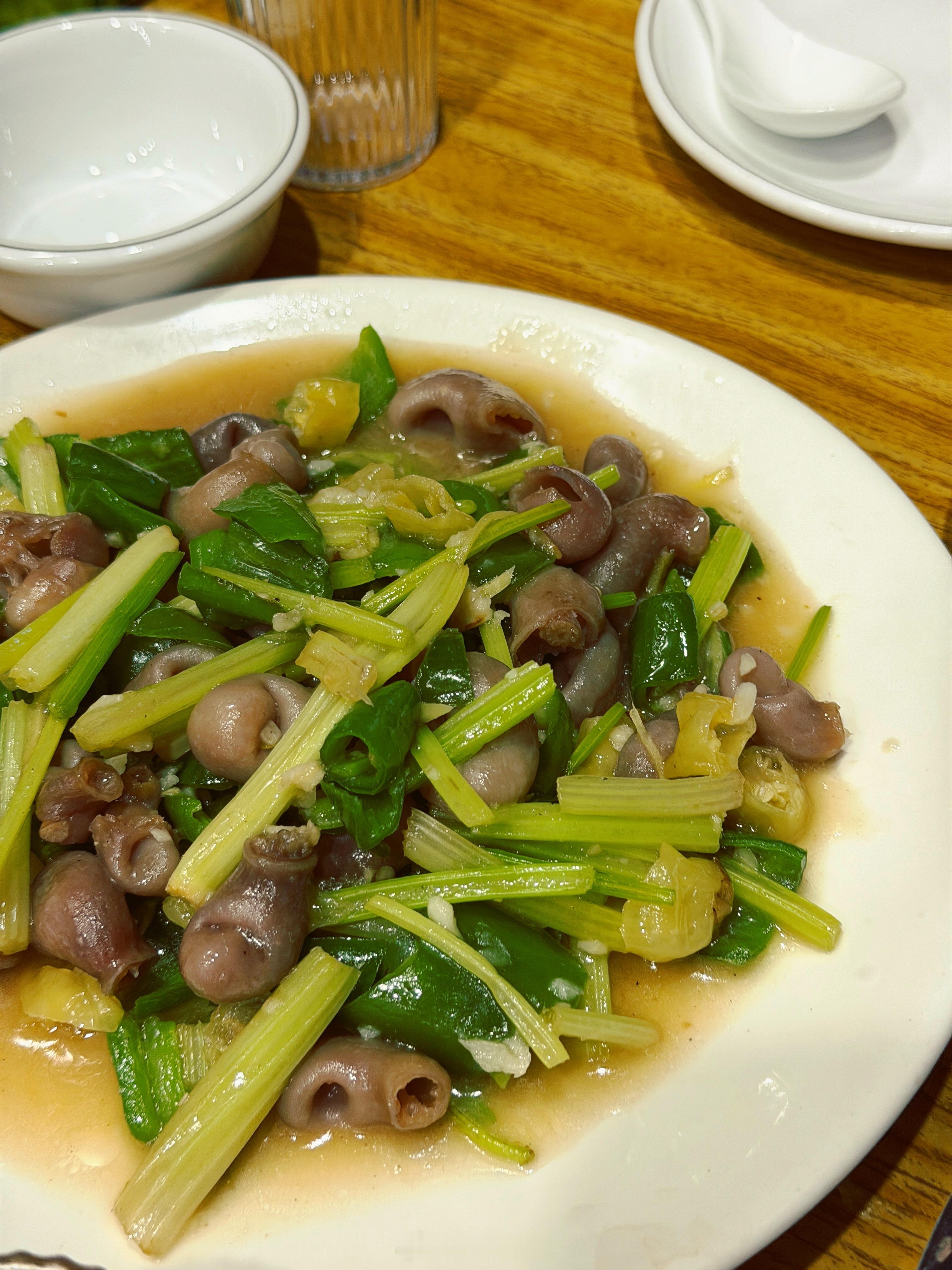 小李才是吃货大晚上带们排队也得吃不过味道+菜量+价格真是对的起20分钟的等待5个