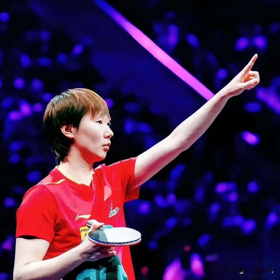 曼昱用了新绝技，半个小时不到3：0横扫日本新秀大藤沙月。
    第一局关键点，