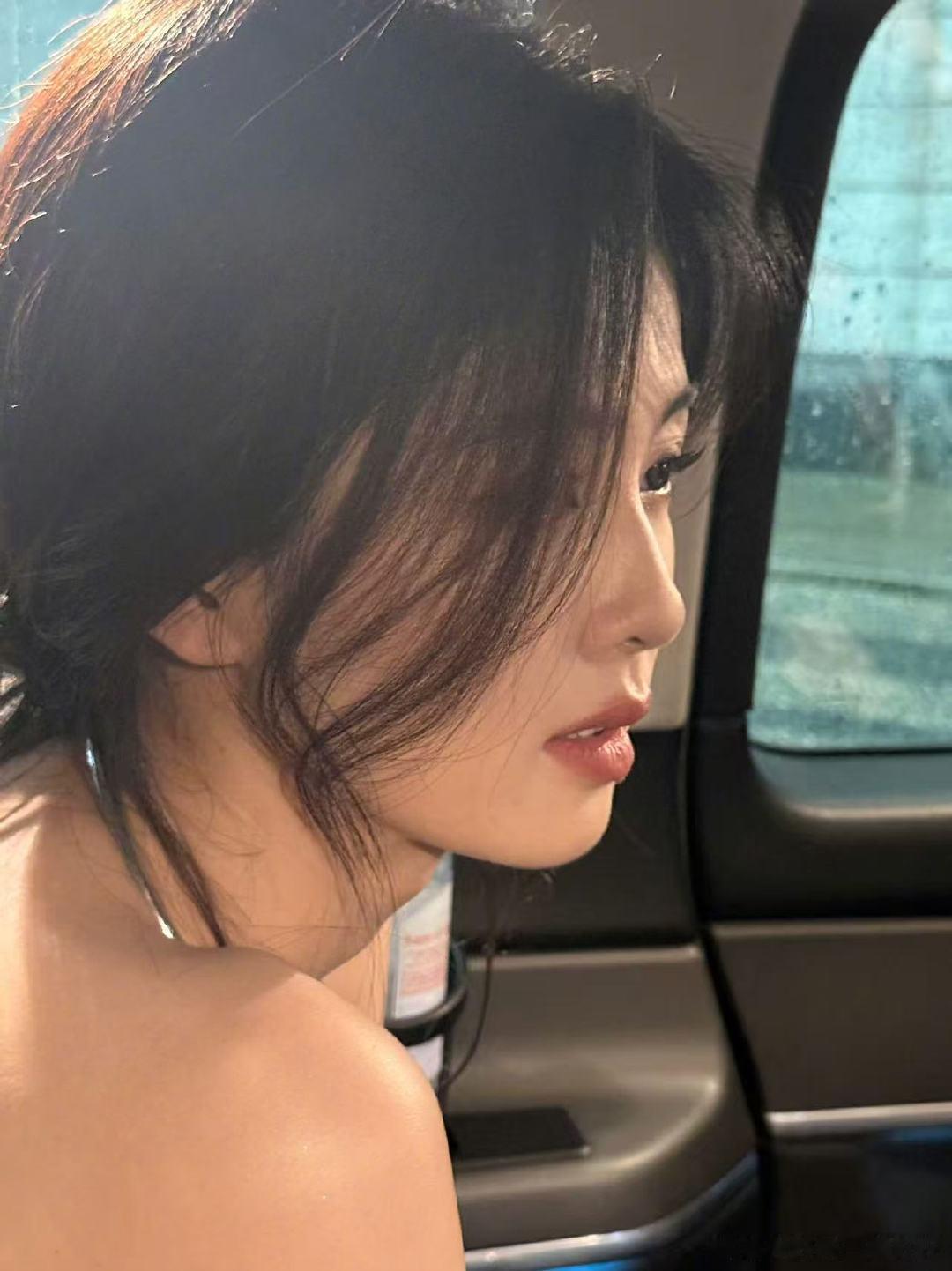 白鹿[超话]白鹿米兰时装周美出圈白鹿米兰时装周大出圈全方位的美貌大出圈 ​ ​​