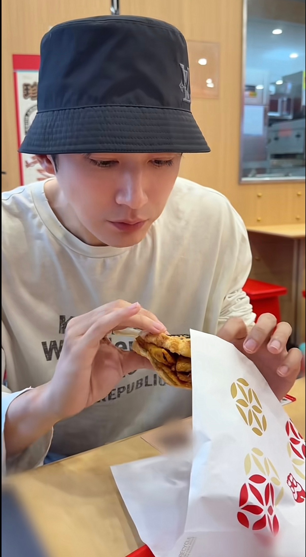 这个兰花指哈哈哈哈哈哈 