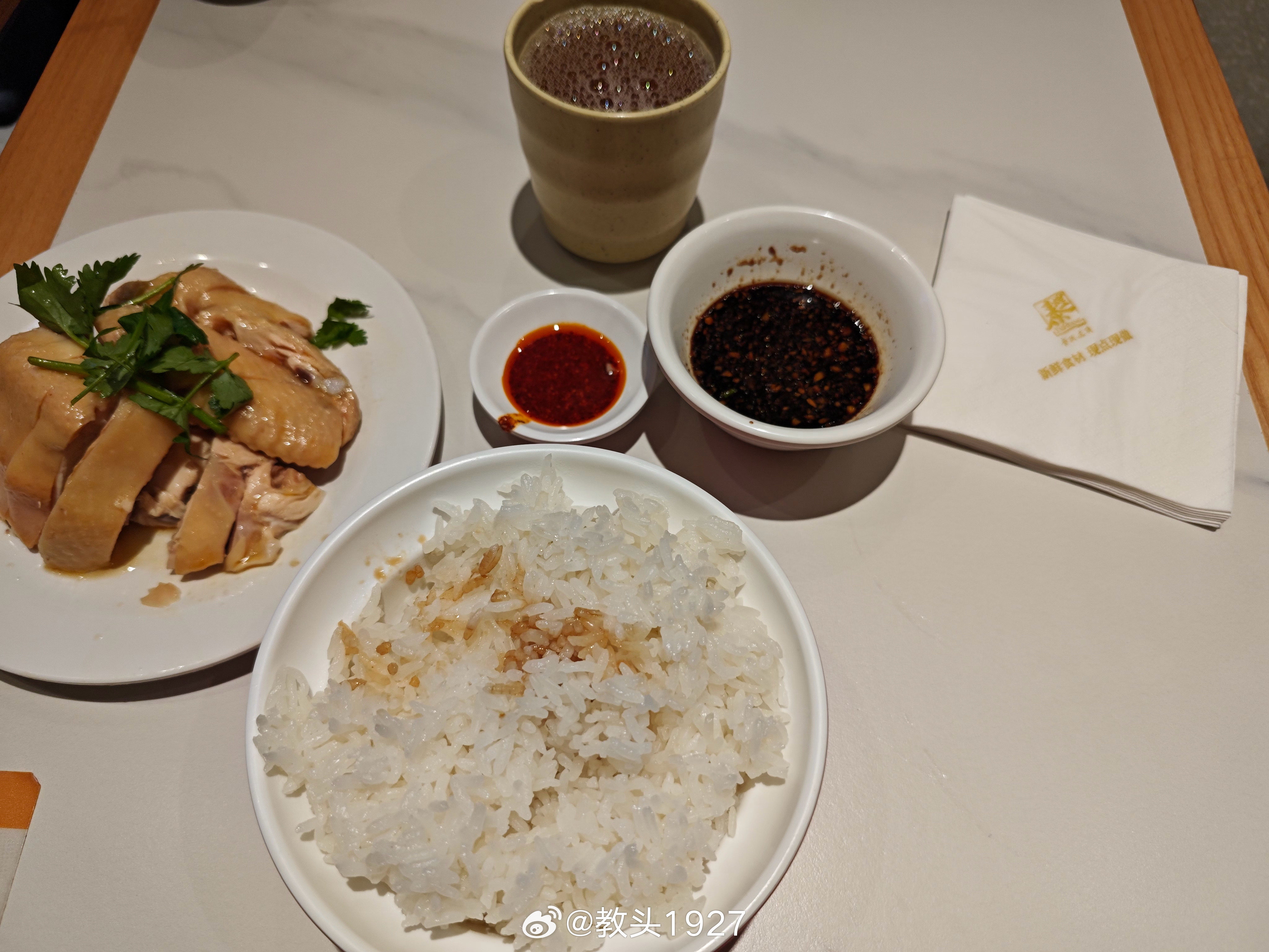 虽然皇家海军今年要退役近1/8排水量的舰船，但和东大今年新服役的相比，也只是1/