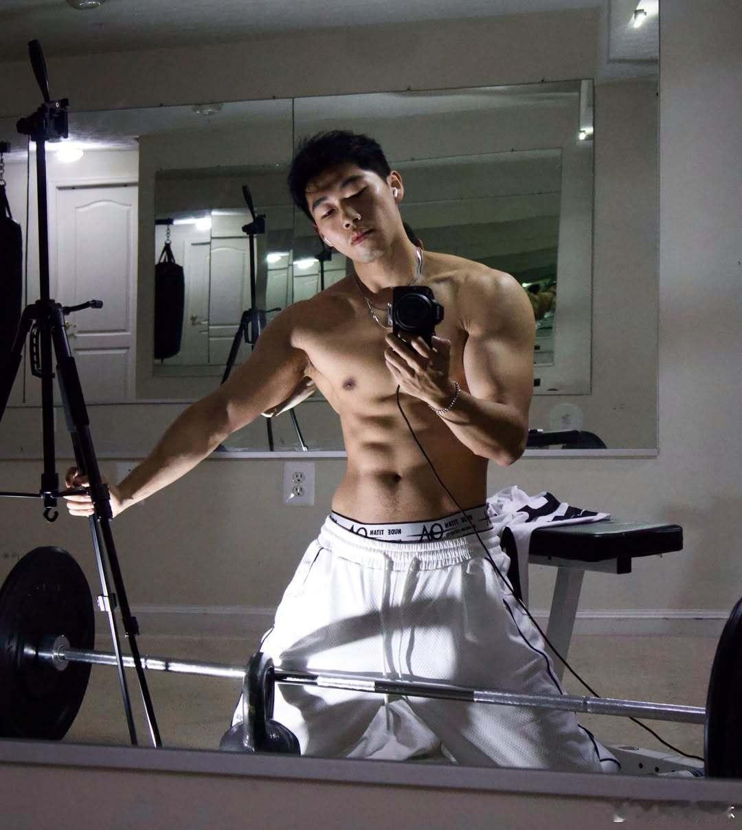 健身[手指比心] ​​​