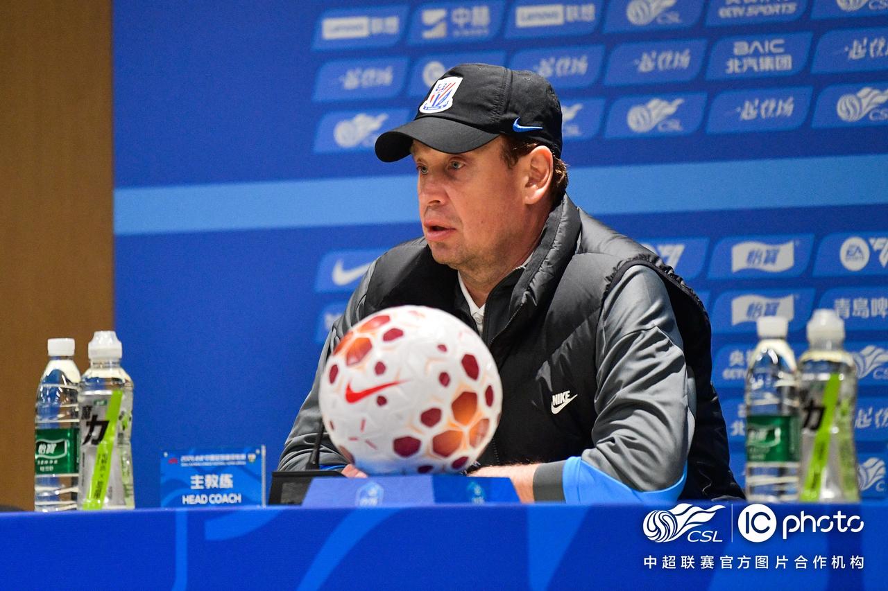 中超赛后｜斯卢茨基：今天是一场势均力敌的对决 非常满意球员的团队拼搏精神
 
2