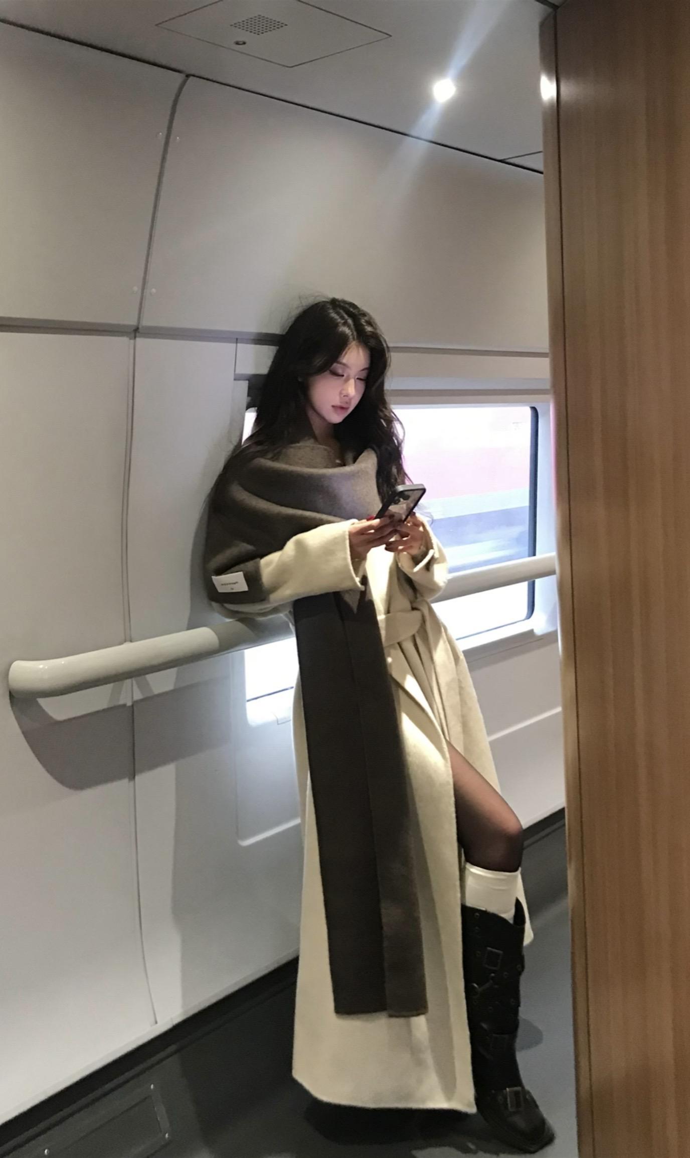 你总是问我想要什么 于是我看着你就好想好想叹气 唉