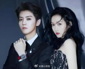 无名指戒指是求婚信号，还是时尚烟雾弹？鹿晗这次慌了吗？关晓彤回应无名指戒指，不过