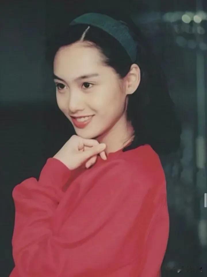 那个年代的美女是天然美女，纤尘不染，没有科技含量，虽然不一定精致，但绝对是越看越