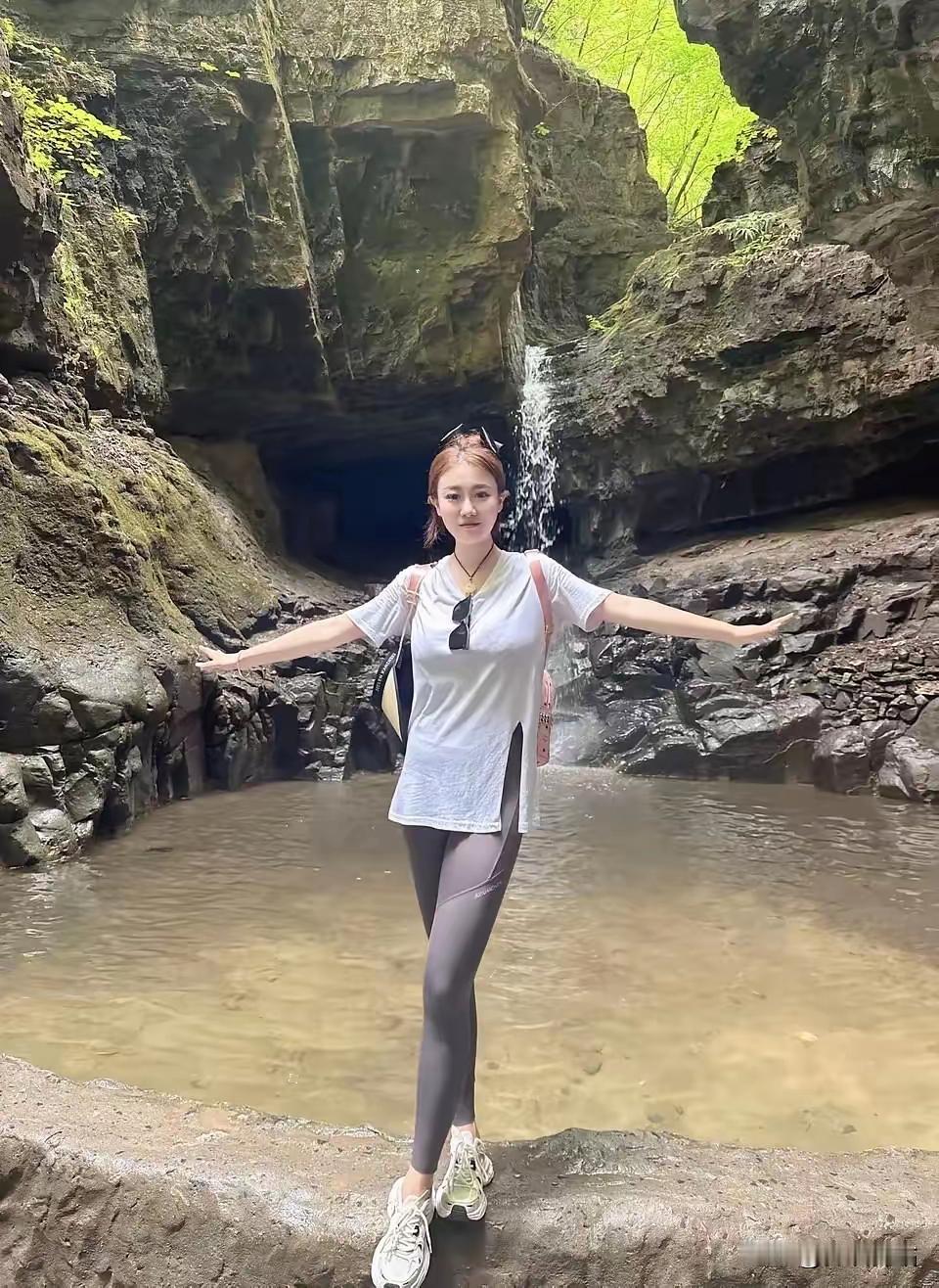 终于找到了！但已经不幸遇难。除了悲痛，就是叹息！多漂亮的女孩子，毕业已拿到教师编