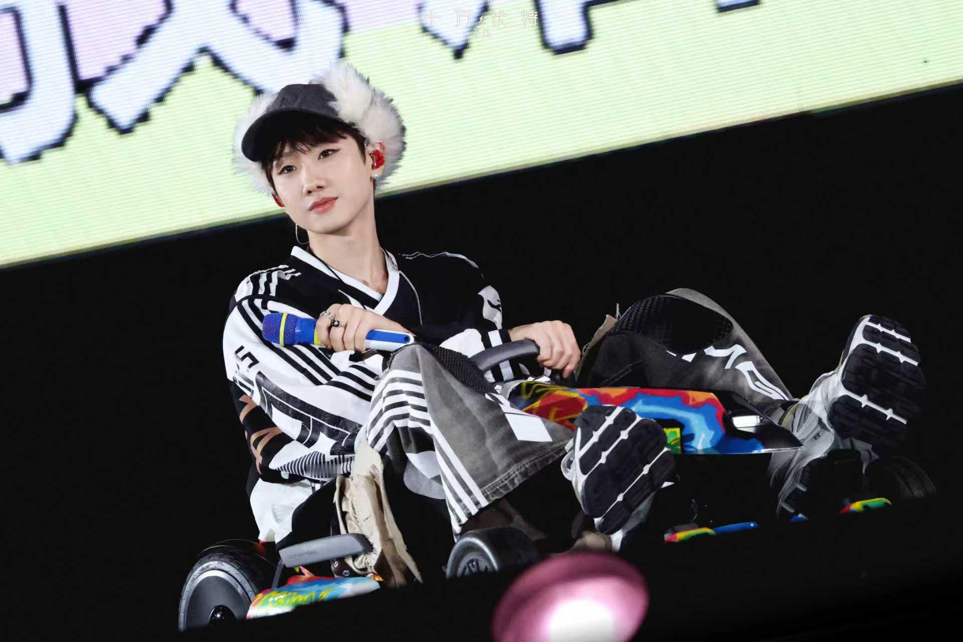 汪苏泷11月行程图汪苏泷11月行程图来啦！演唱会＋综艺录制，是会多多见面的11月