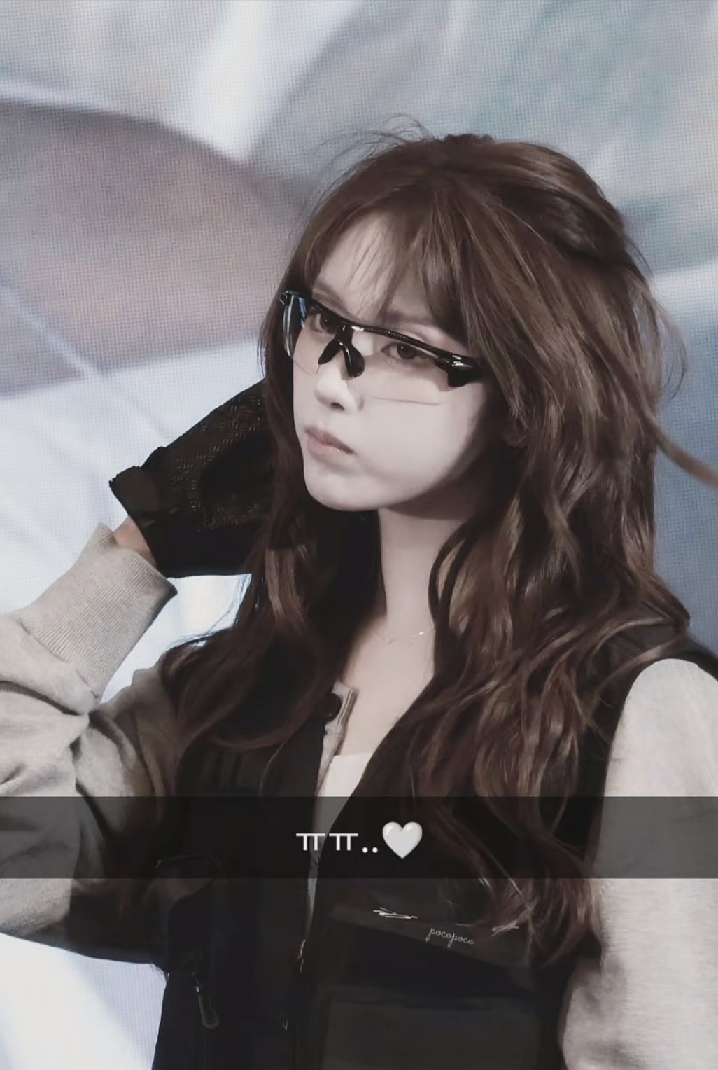 【金智羽】爱和淤青是一样的，在皮肤下出血却不能流动， 通过皮肤表面隐晦的展示体内