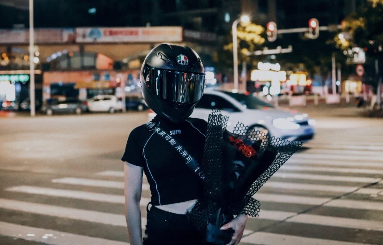 Photo｜📸其實你刷的從來都不是文案而是自己的影子 长沙街拍[超话]   