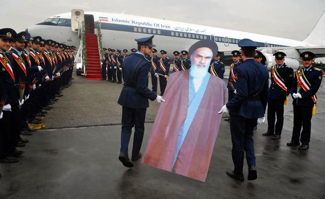 【来自投稿】2012年2月，伊朗空军在梅尔赫拉巴德机场用人形立牌重现了伊朗伊斯兰