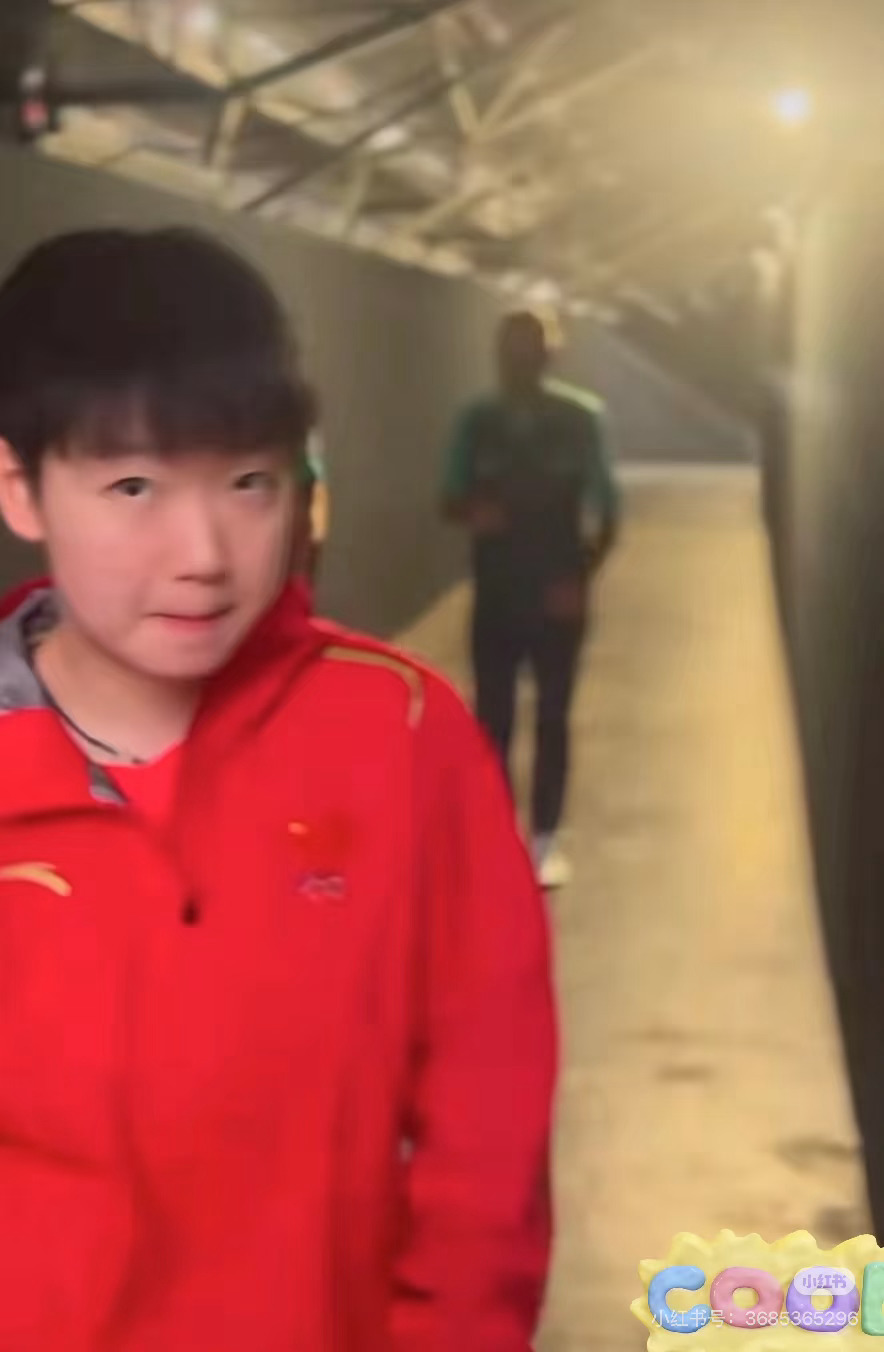 做梦梦见去了洛杉矶奥运 看见莎莎头头出场老泪纵横 过得很快只看见背后衣服上Wan