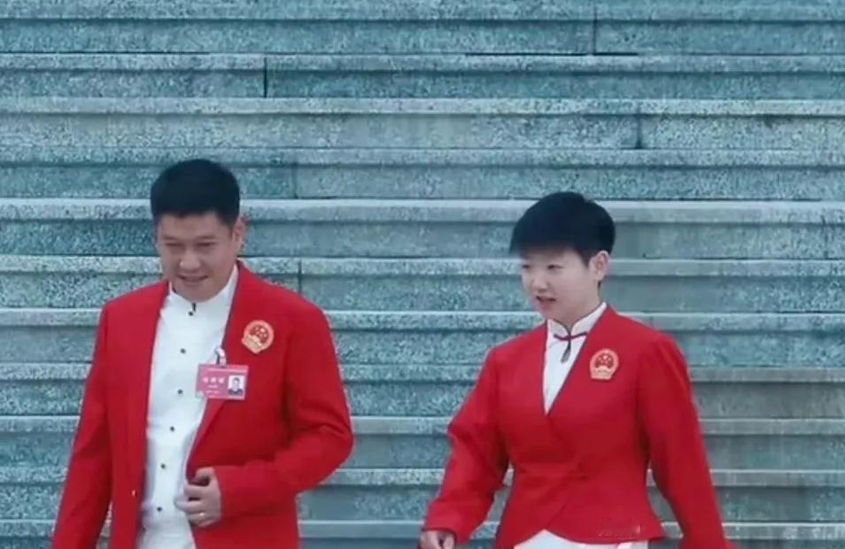 [666]奥运会表彰大会，谁是合影人气王？

据非官方统计，奥运会表彰大会上被其