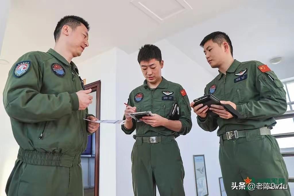 空军航空兵某部三代“驭风者”
的使命接力
空军航空兵某部（首支列装国产三代战机）
