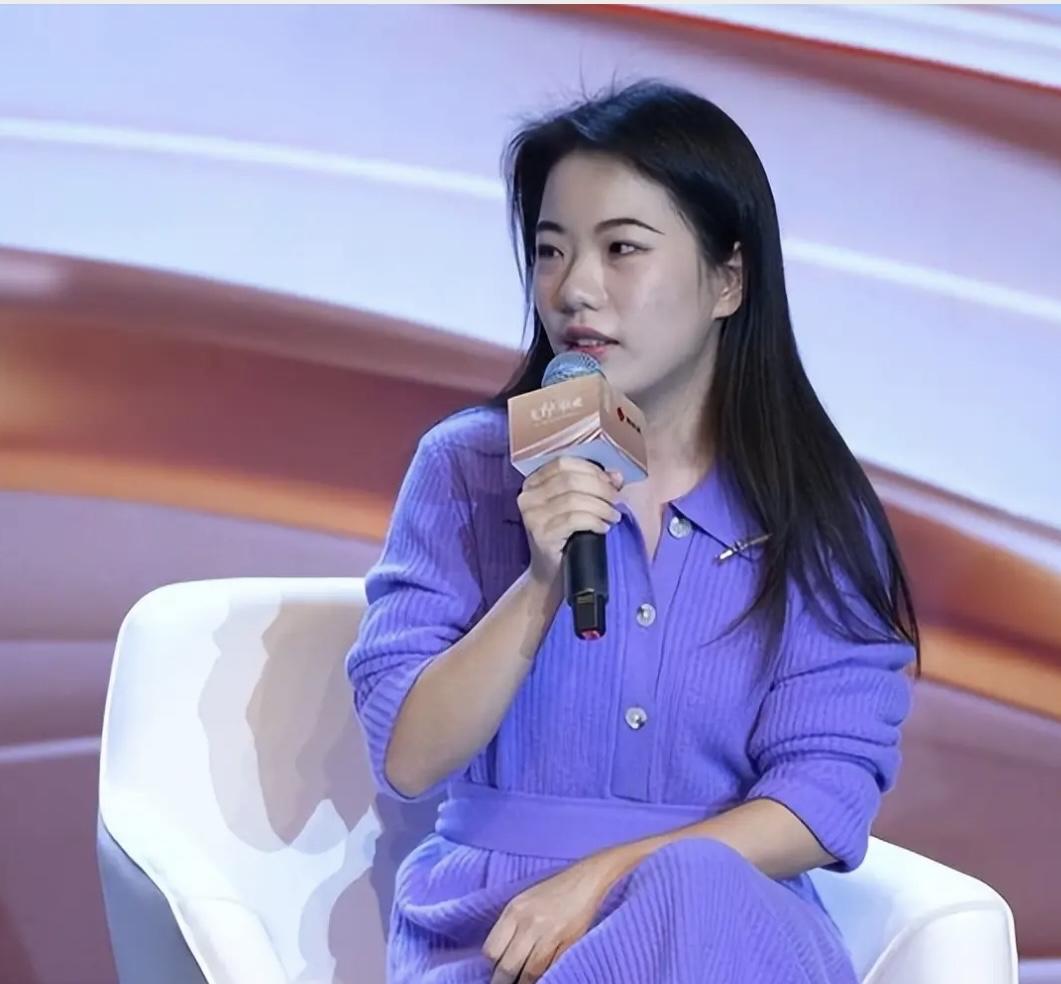 「她的归她  她妈的归她妈」
对现在网络上铺天盖地揶揄、否定，甚至讨伐蒋方舟的声
