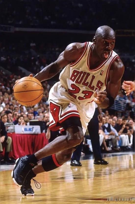 就算天王老子来了，NBA历史最强后卫也是这5人！

1、迈克尔·乔丹
历史地位：