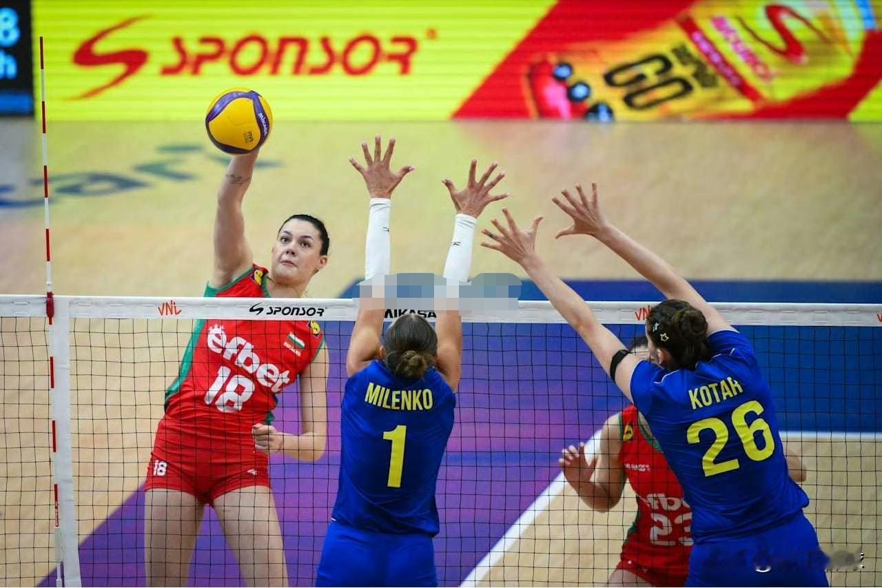 【保加利亚女排五局力克乌克兰夺第二胜】2026年世界女排联赛第二周泰国曼谷站，保
