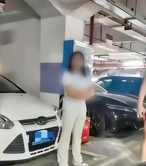 长沙占车位女车主今天又上热搜了，今天的热搜话题很有意思，说她两三年就升副处长了，