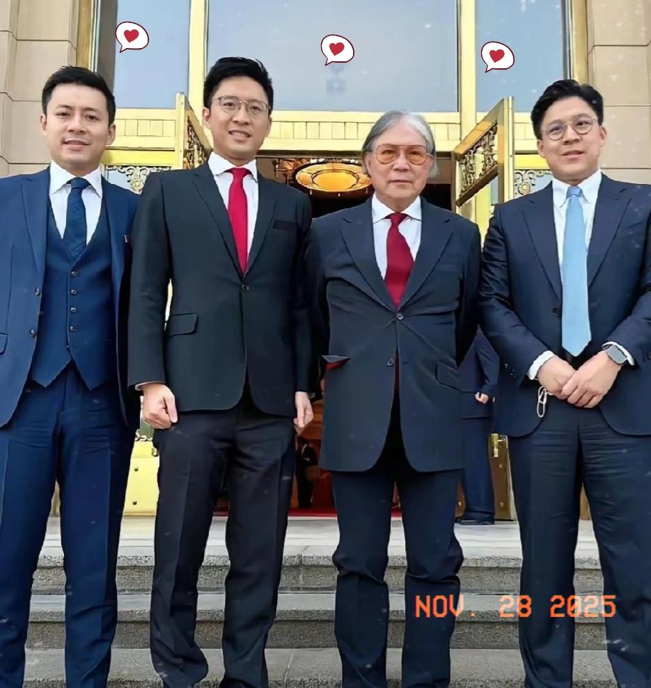 果然没让人失望！

香港大埔火灾后的暖心担当，


霍氏家族再一次用行动圈粉无数