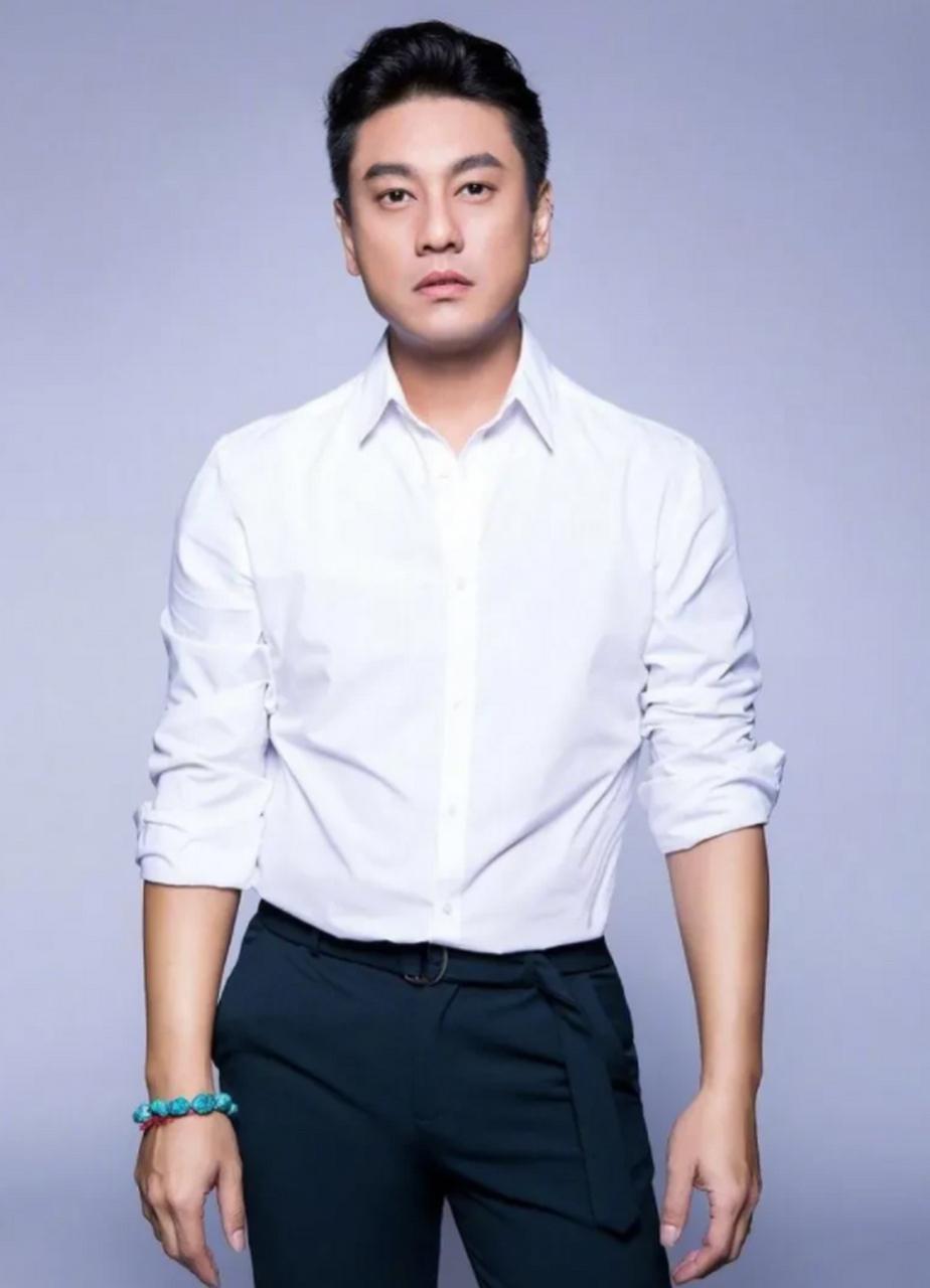 朱孝天这下是真的笑不出来了，谁能想到F4竟然真的不带他玩了。他的问题从来不是把他