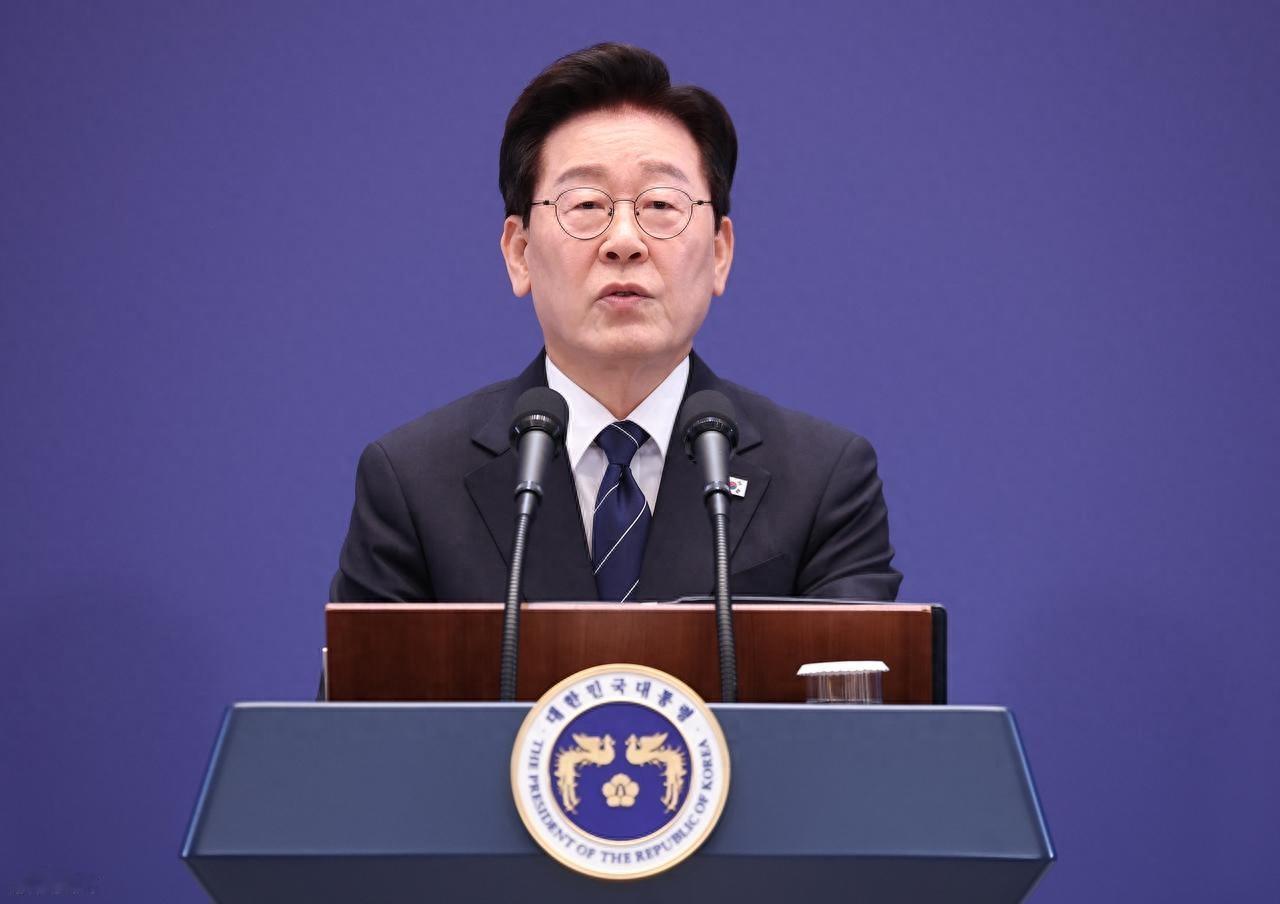 两名部长候选人相继辞职，支持率跌到低位，李在明终于公开向国民道歉。9月18日，李